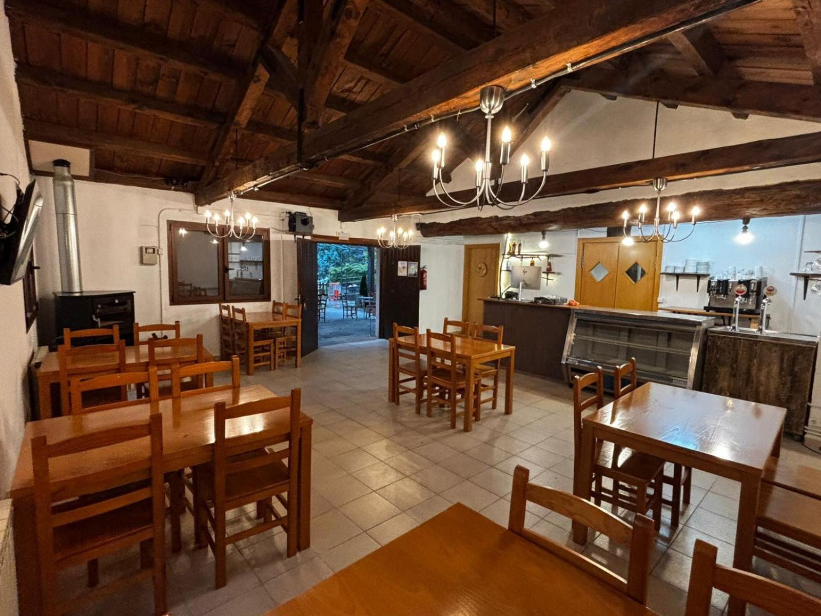 Albergue La Escuela De Lirí מראה חיצוני תמונה